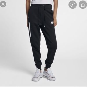Nike Sportswear Tech Joggers